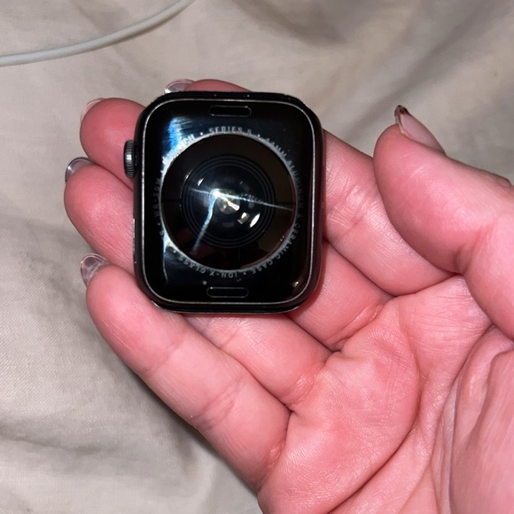 SERIES 5 APPLE WATCH - Picture 2 of 4
